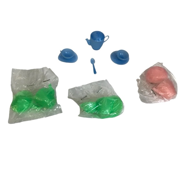 Vintage 60s Gumball Machine Prizes Tea Pot Cups Spoon, four sets - Picture 1 of 7